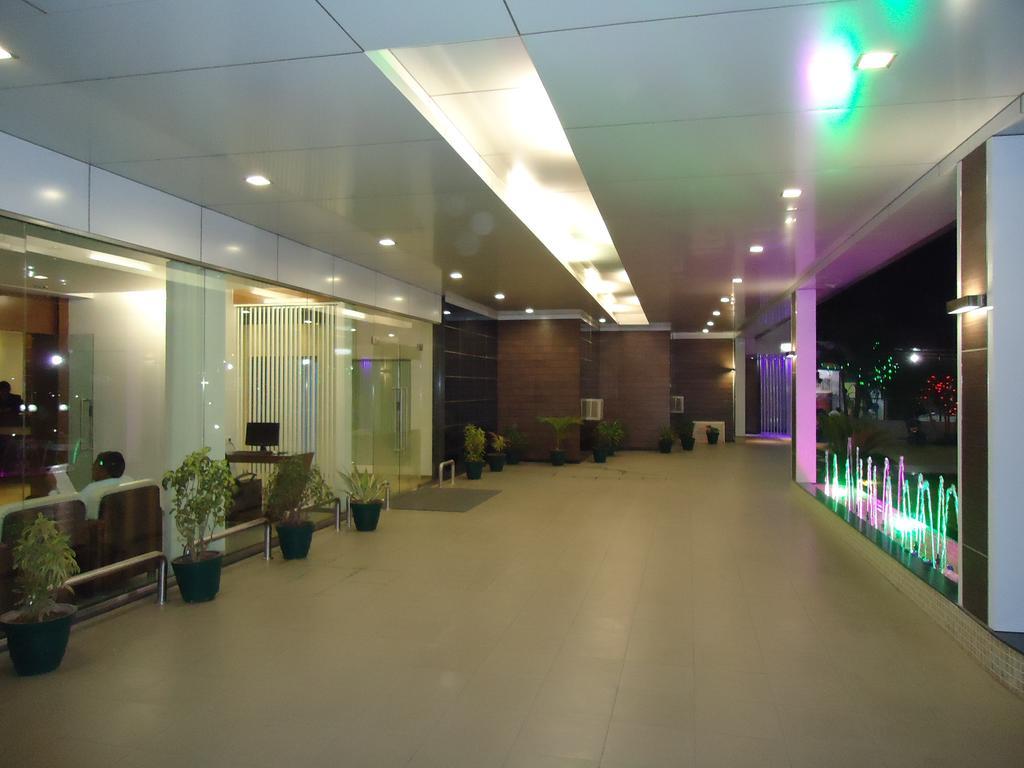 Hotel Sun Plaza Ankleshwar Extérieur photo