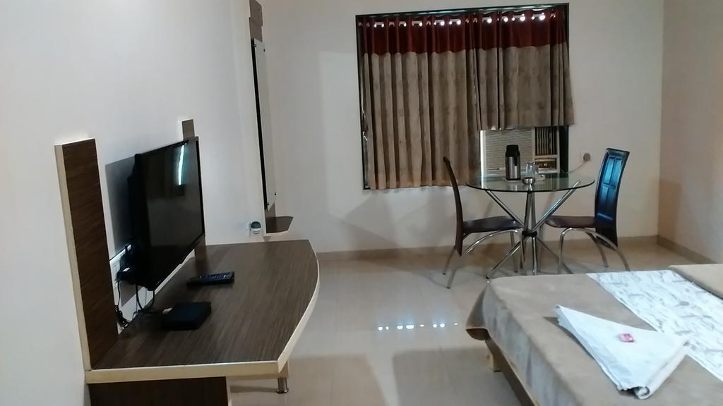 Hotel Sun Plaza Ankleshwar Extérieur photo