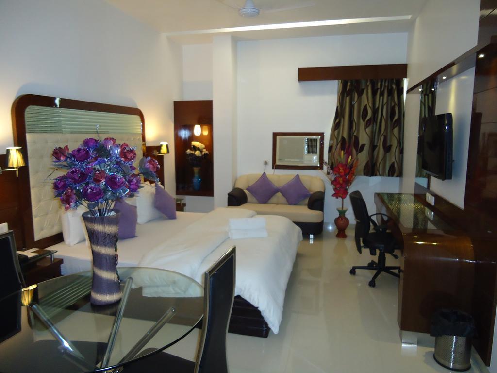 Hotel Sun Plaza Ankleshwar Extérieur photo