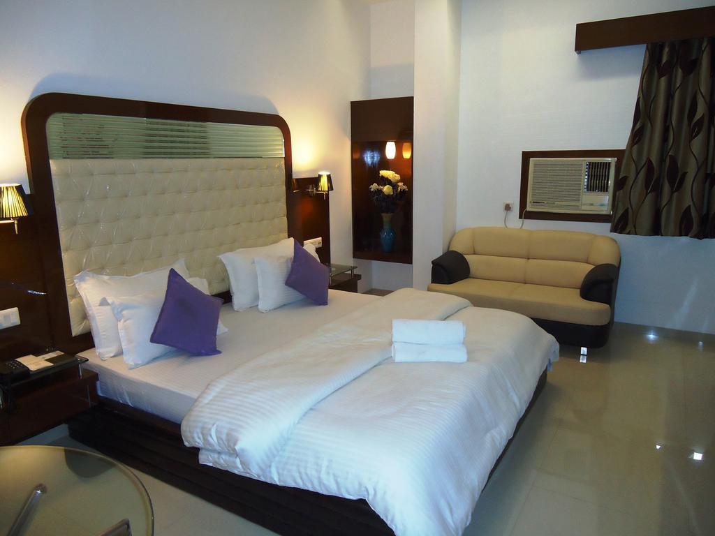 Hotel Sun Plaza Ankleshwar Extérieur photo