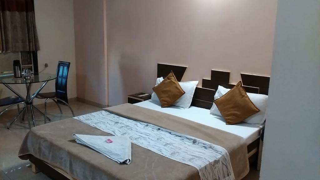 Hotel Sun Plaza Ankleshwar Extérieur photo